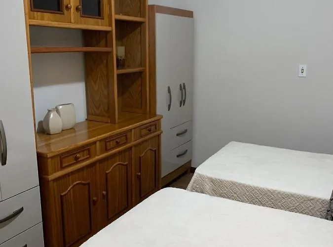 Quartos em casa no Clelia Bernardes