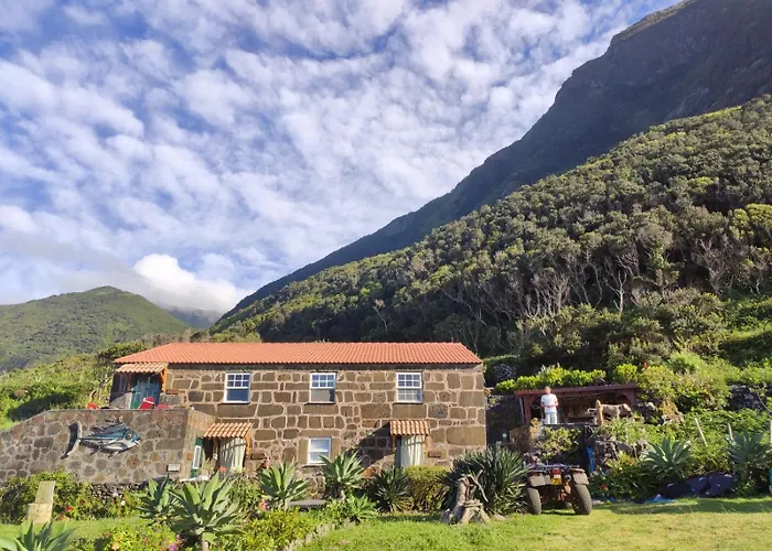 Caldeira Guesthouse
