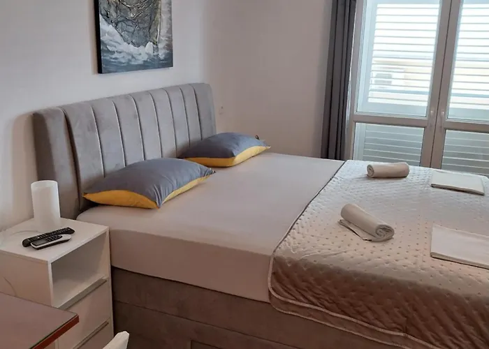 Apartments Rose Loboja