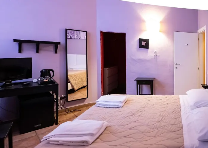 The Hostels Emerald Palace