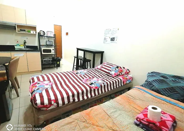 Hotel near College: The Beacon Makati Staycation Suites