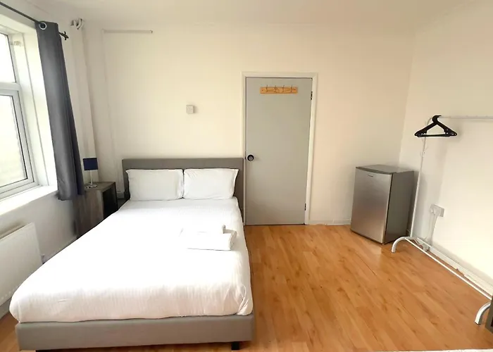 Stepney Green Comfy Double Bed Rooms 14