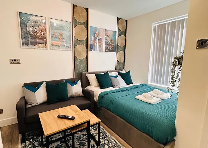 Newly Renovated Luxury Private En-Suite Room In Harborne Park Road - Birmingham R2