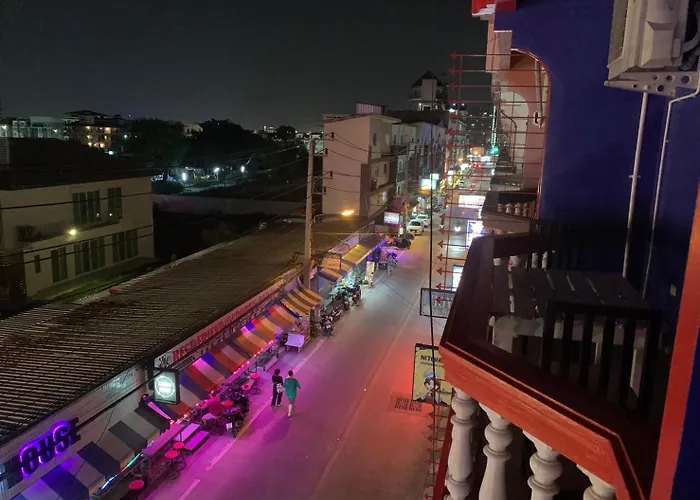 Fullmoon Jomtien Guest House