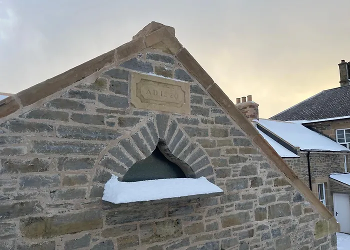 Grainbank Mews