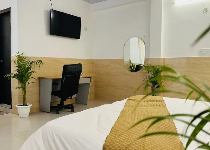 Hotel Relax In - Noida Sector 18