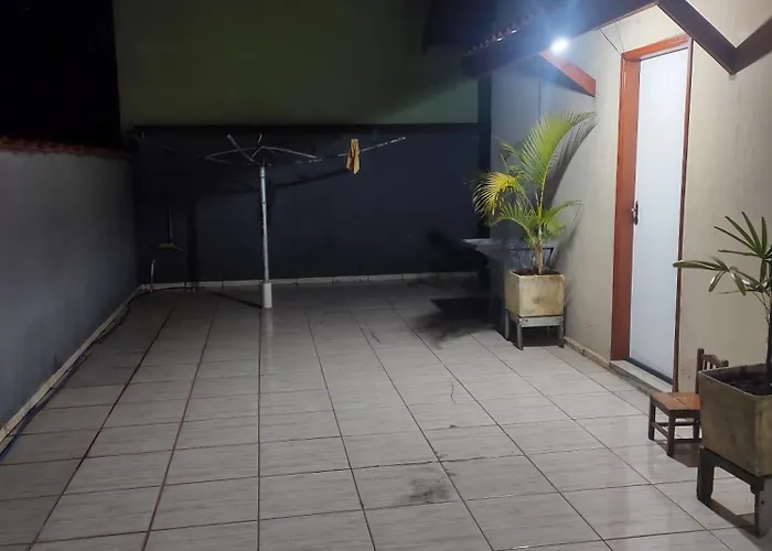 Quarto Confortavel Com Garagem