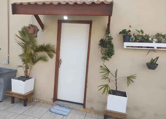 Quarto Confortavel Com Garagem