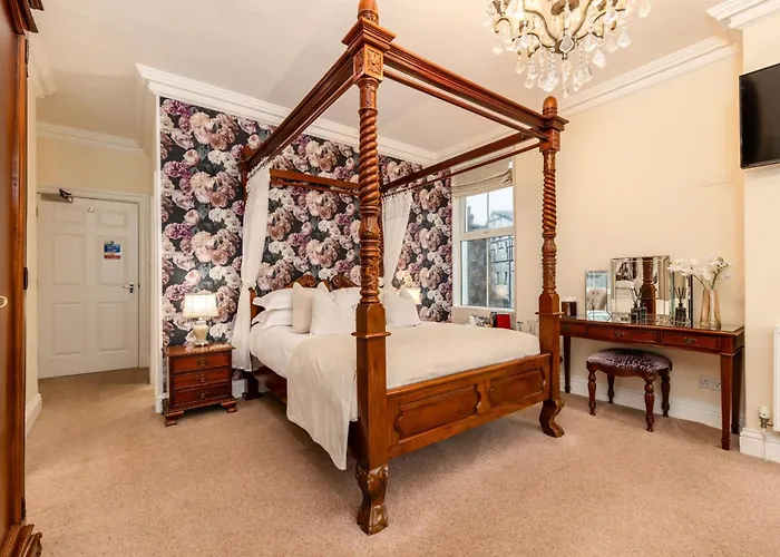 Wheatlands Lodge- - Award Winning - Adult Only - Free Car Park-Free Off Site Health Club Access