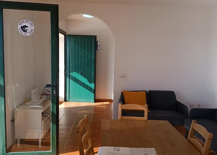 Moana Surf House
