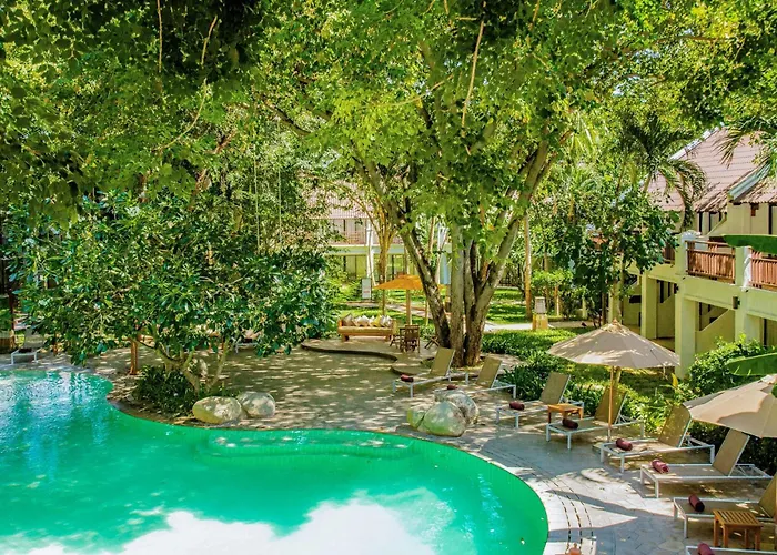 Сity center hotels Woodlands And Pattaya