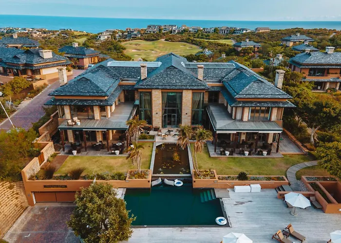 Pet Friendly hotel: Pezula Nature Retreat