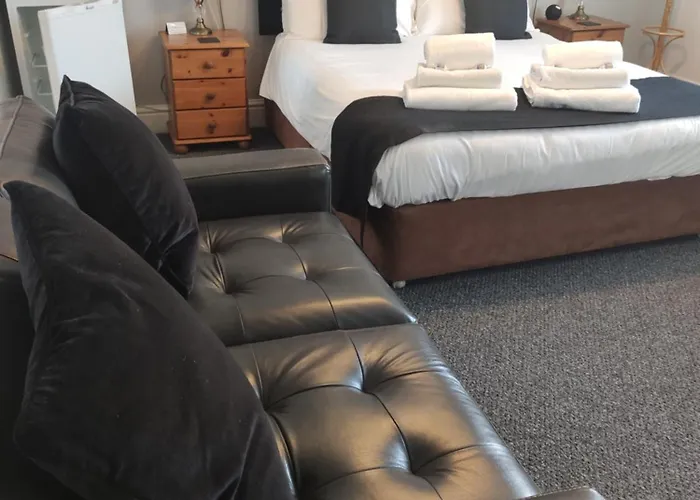 Q Accommodation