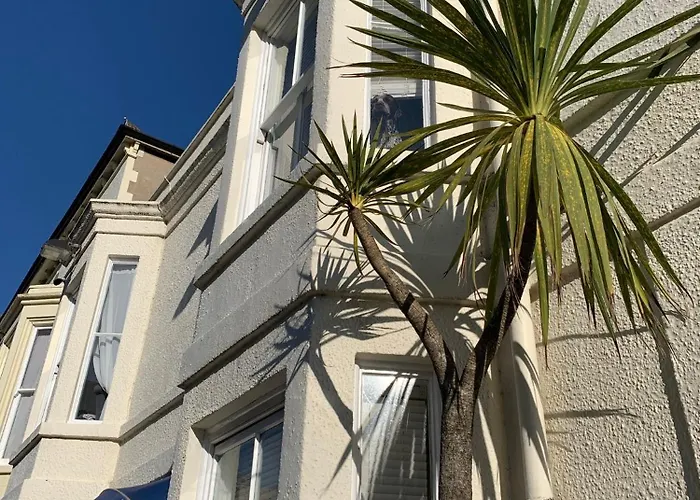 Luxury hotel only: Cunard Guest House
