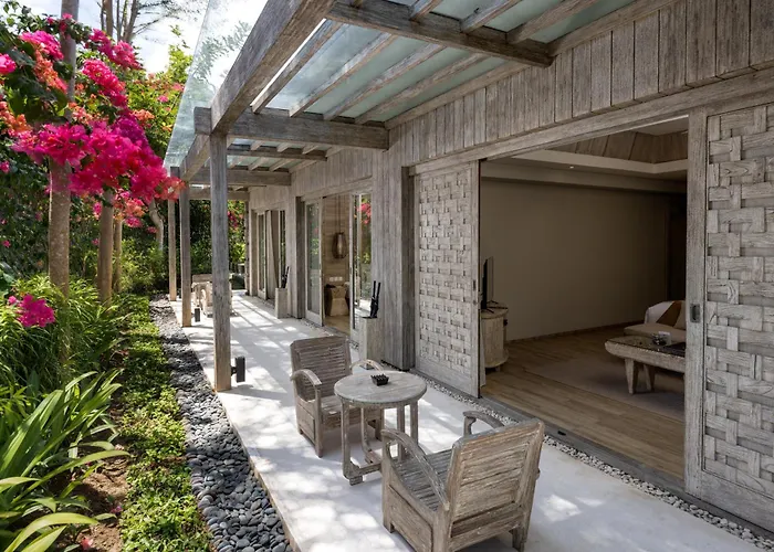 Private villas Cross Bali Breakers