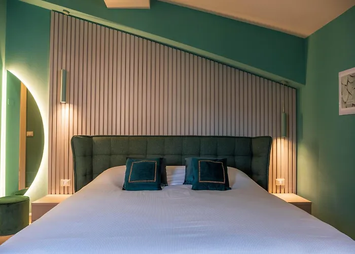 Blossoms Of Siena, Adults Only