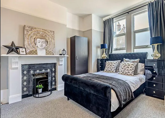 Vacation home: Debenham Lodge Margate