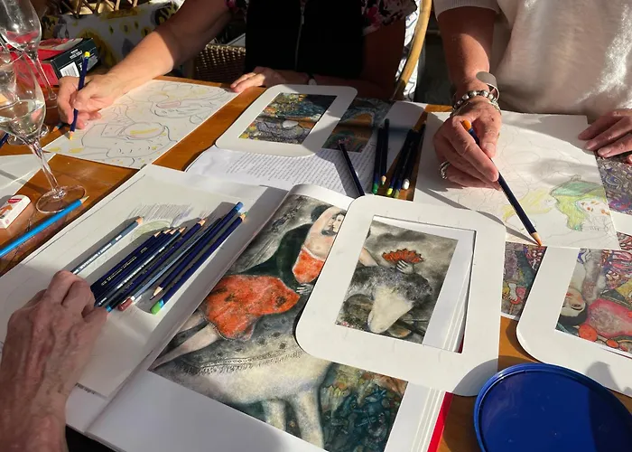 Assemblage Boutique Art B & B
