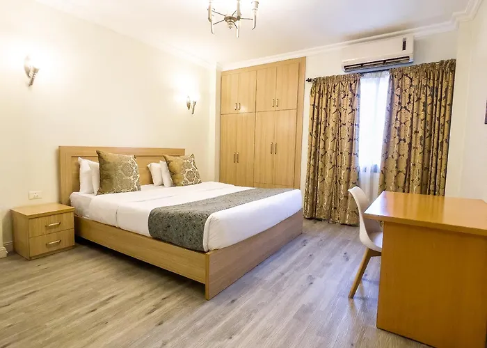 Maroko Bayshore Suites