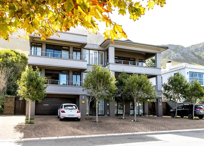 Central hotel: Selkirk House