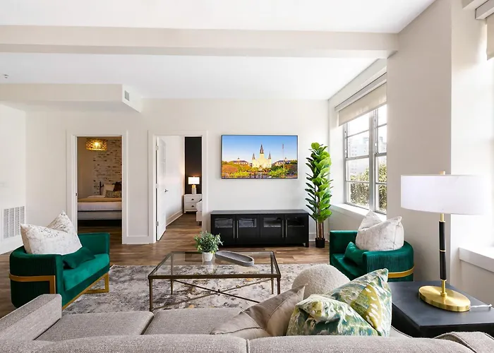 Apartments Modern & Fully Furnished s In The Heart Of The City