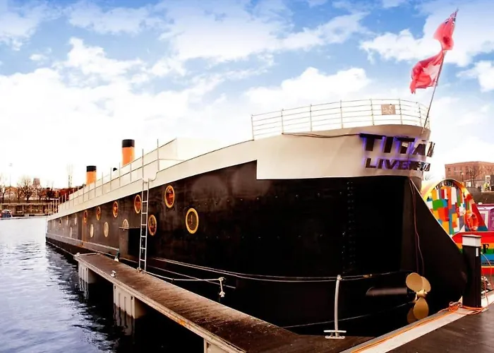 Camping Key Titanic Boat