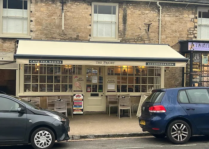 Priory Tearooms Burford With Rooms