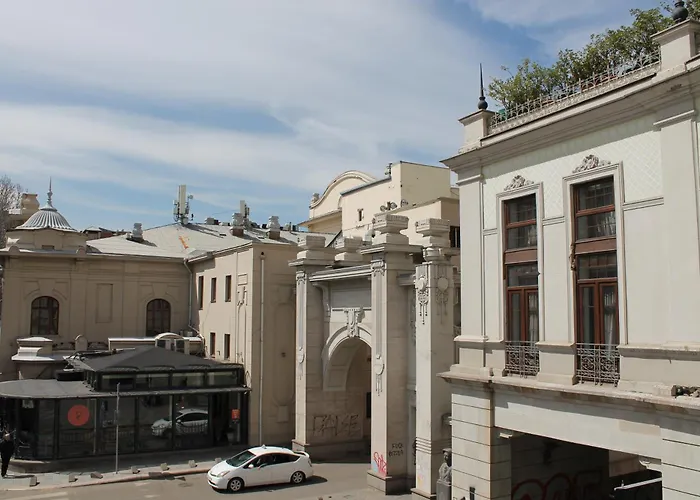 Central hotel: Redline Hotel