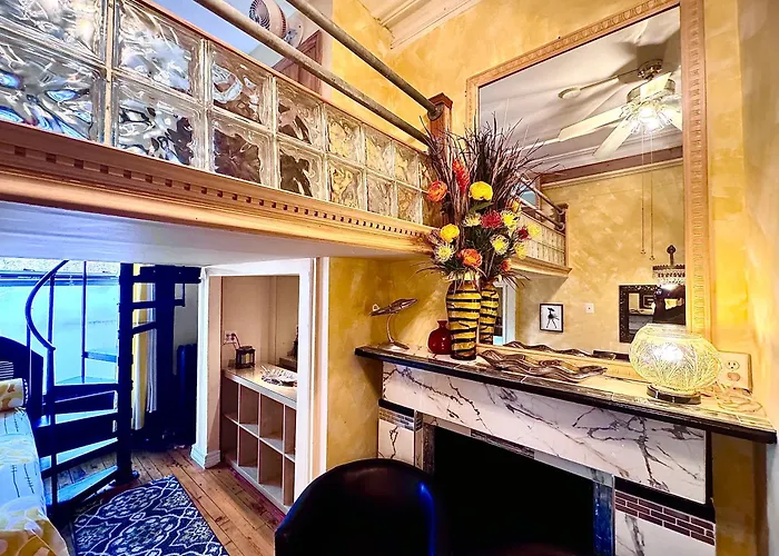 The International Cozy Inn