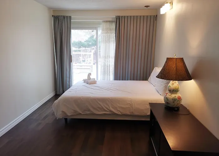 Private Rooms In House In North York Shared Kitchen