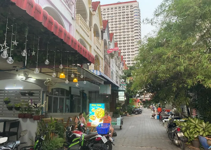 B&B only: Max'S Beach House