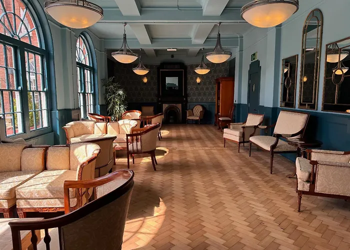 Central hotel: Charlotte House Hotel