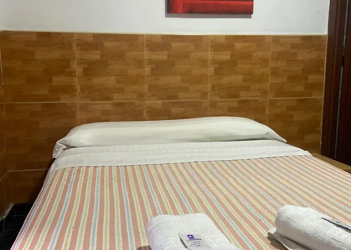 Pensión LF - No Fumadores - Habitaciones Con Baño Privado - Sin Ascensor