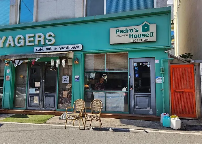 Pedro'S House - Foreigners Only