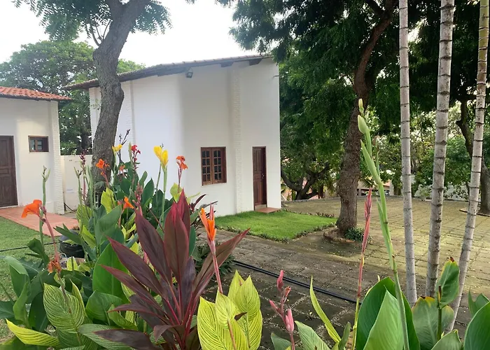 BED&BREAKFAST - HOSPEDARIA MORRO BRANCO 3MIN A PÉ DAS FALÉSIAs