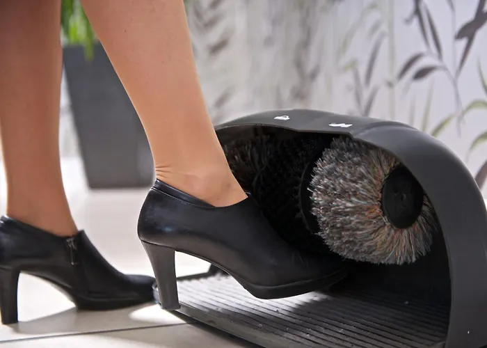 Fraser Place Canary Wharf