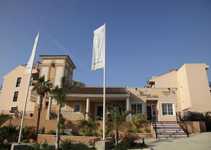 Hotel cerca del colegio: Apartamentos Turisticos Aguilas De Los Collados