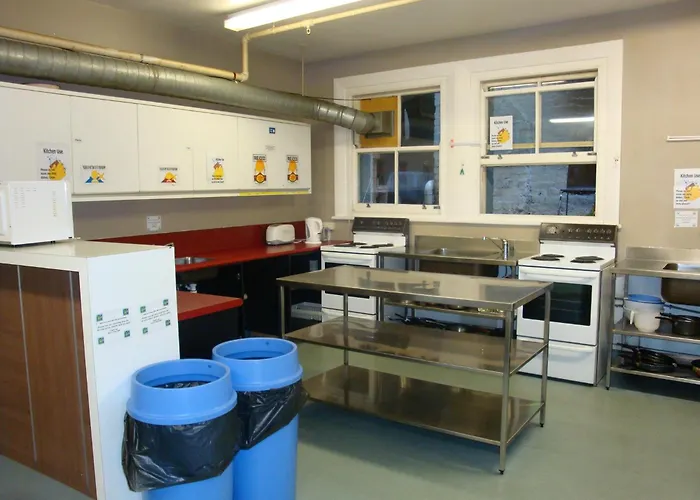 Hostel: Surf 'N' Snow Backpackers Across Sky Tower