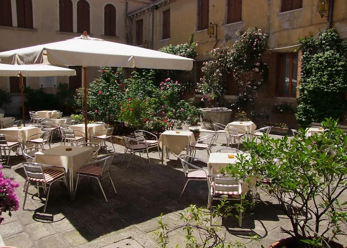 Central hotel: Domus Ciliota