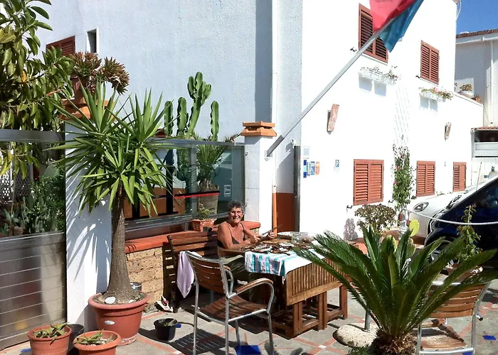 Beach 14Leoni B&B