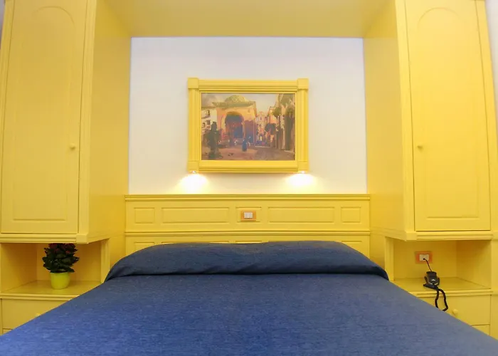 Pet Friendly hotel: Hotel Astoria Sorrento