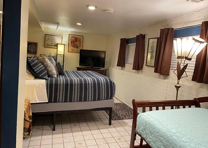 B&B only: Ray'S Bucktown Bed And Breakfast