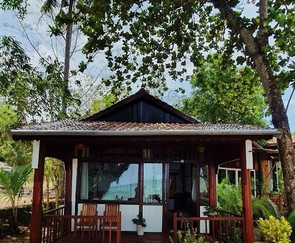 Pet Friendly hotel: Bamboo Cottages