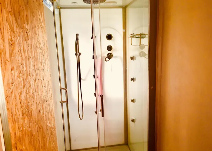 Cloud Sharing Hotel Hakata 1 Guesthouse Dormitory