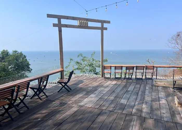 The Mountain Seaview