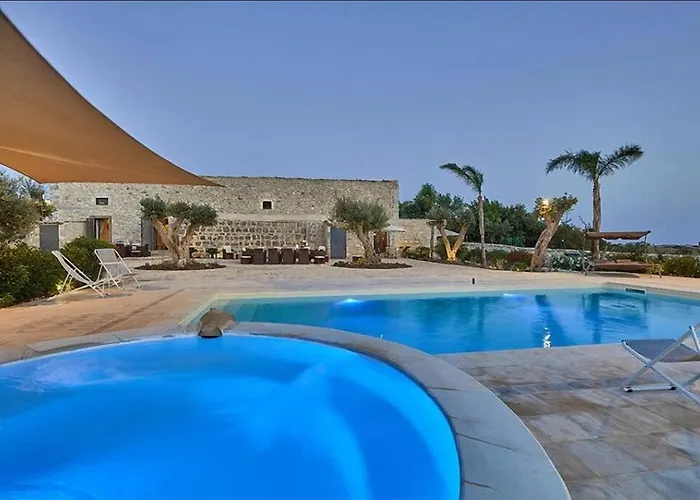 La villa: Casale Arezzo - Luxury Villa With Pool&Jacuzzi - Marina di Ragusa