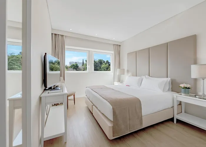  Central Park Suites&Studios