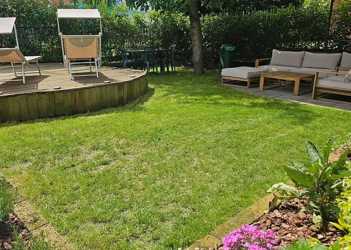 Camera con cucina e piscina a un passo da Torino