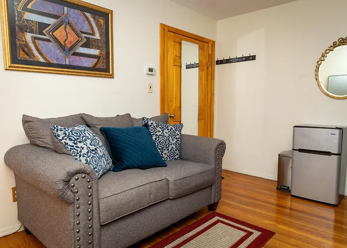 Spacious Comfy Room In Cozy Classy Duplex