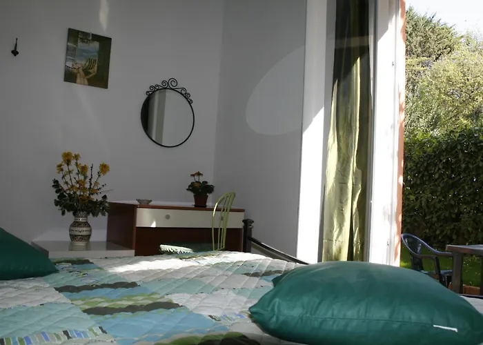 B&B: A Due Passi Dal Mare B&B